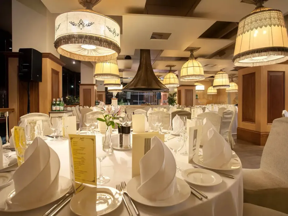 Основной зал