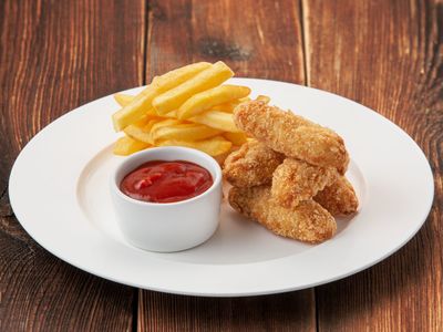 Chicken nuggets (from chicken fillet) with French fries