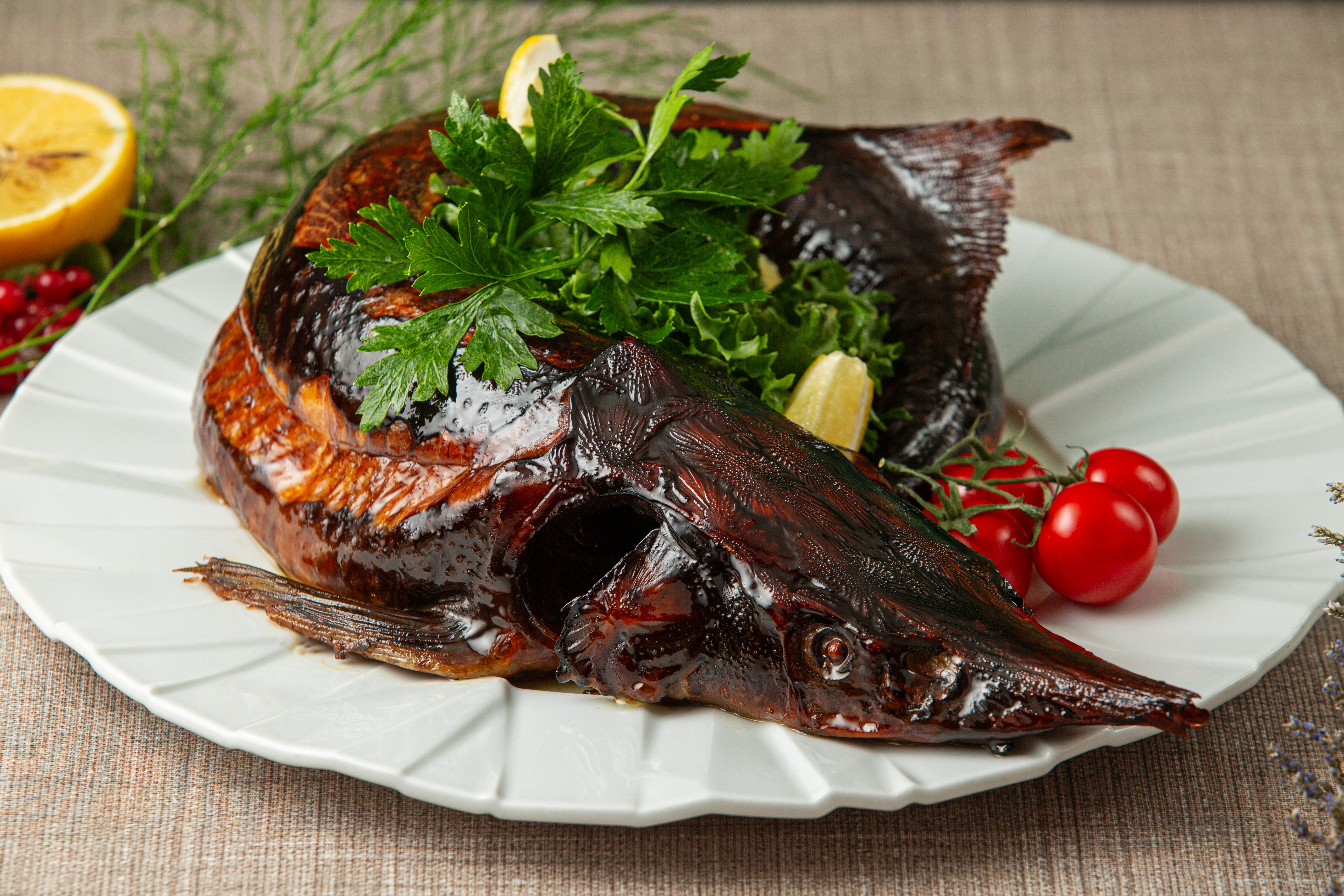 Стерлядь натурального копчения